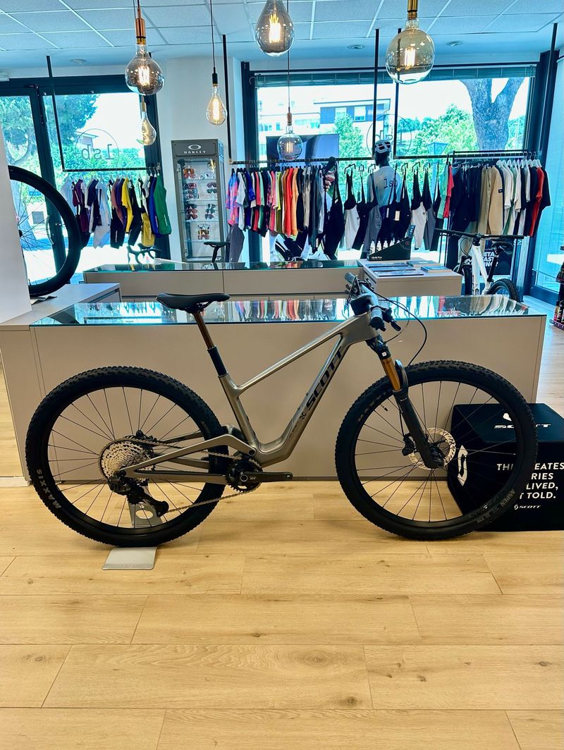 Gebrauchtes Scott Spark RC Expert 2027 2027 Mountainbike, Hellgrau, 29 — Bild 1 von 5