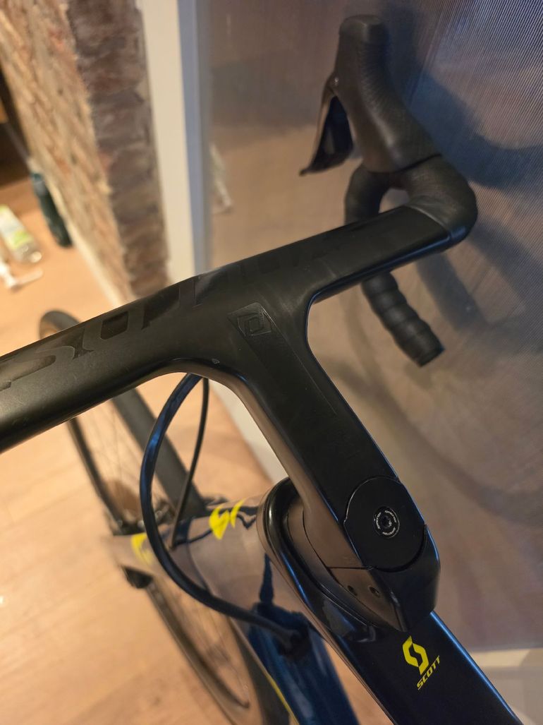 Použité Scott Foil Premium 2020 2020 Road & Gravel — obrázek 4 z 14