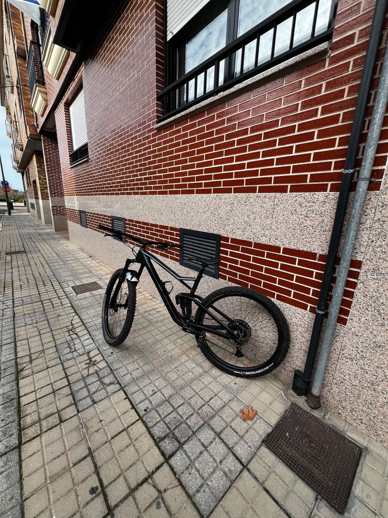 Używany CUBE STEREO 150 C:62 SL 29 2019 2019 Mountainbike — zdjęcie 2 z 5