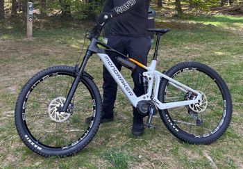 Gebrauchtes Mondraker CRAFTY CARBON R 2024 2024 Mountainbike, Hellgrau, 29 — Bild 5 von 7