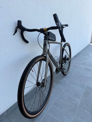 Used Specialized Diverge Comp E5 2024 2024 Road & Gravel, Orange — image 4 of 5