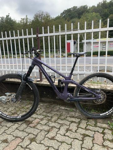 Used Transition Spire Shimano Deore XT 2022 Mountainbike, Purple — image 2 of 5