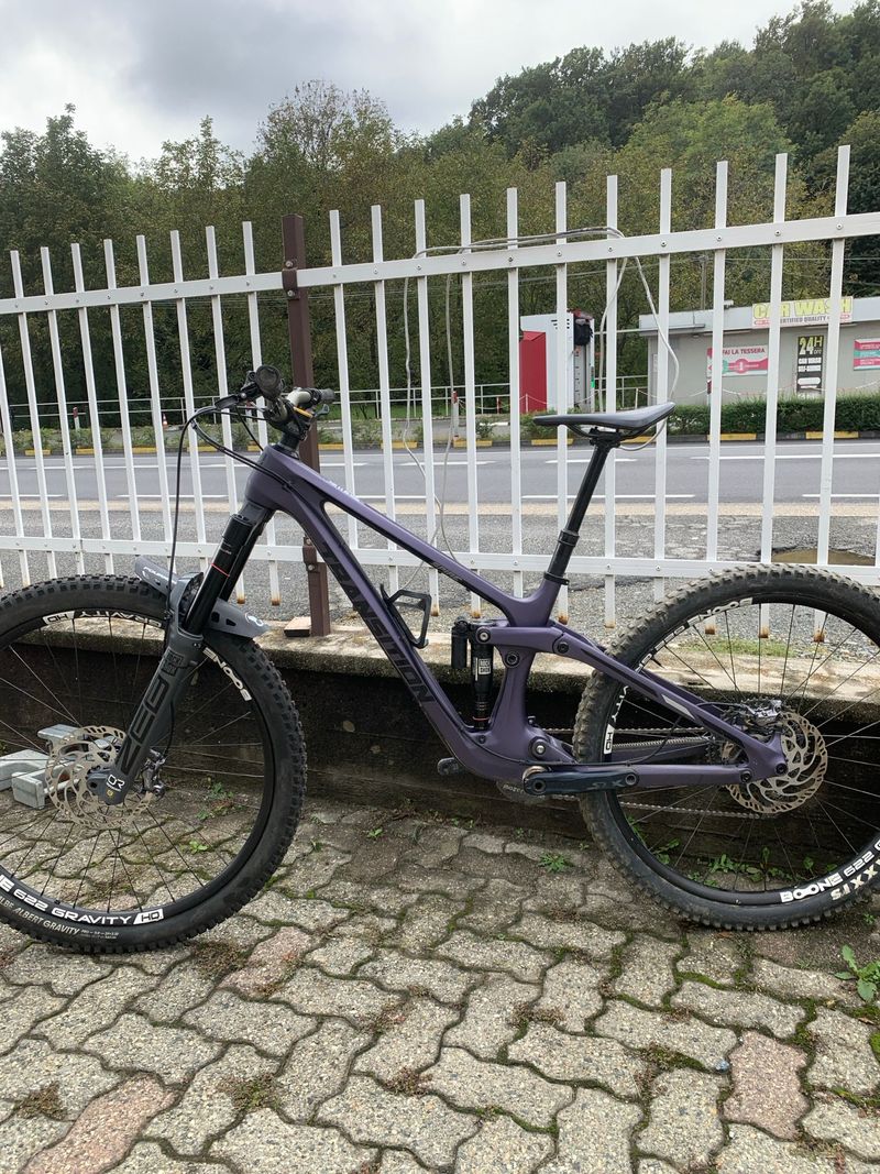 Used Transition Spire Shimano Deore XT 2022 Mountainbike, Purple — image 2 of 5