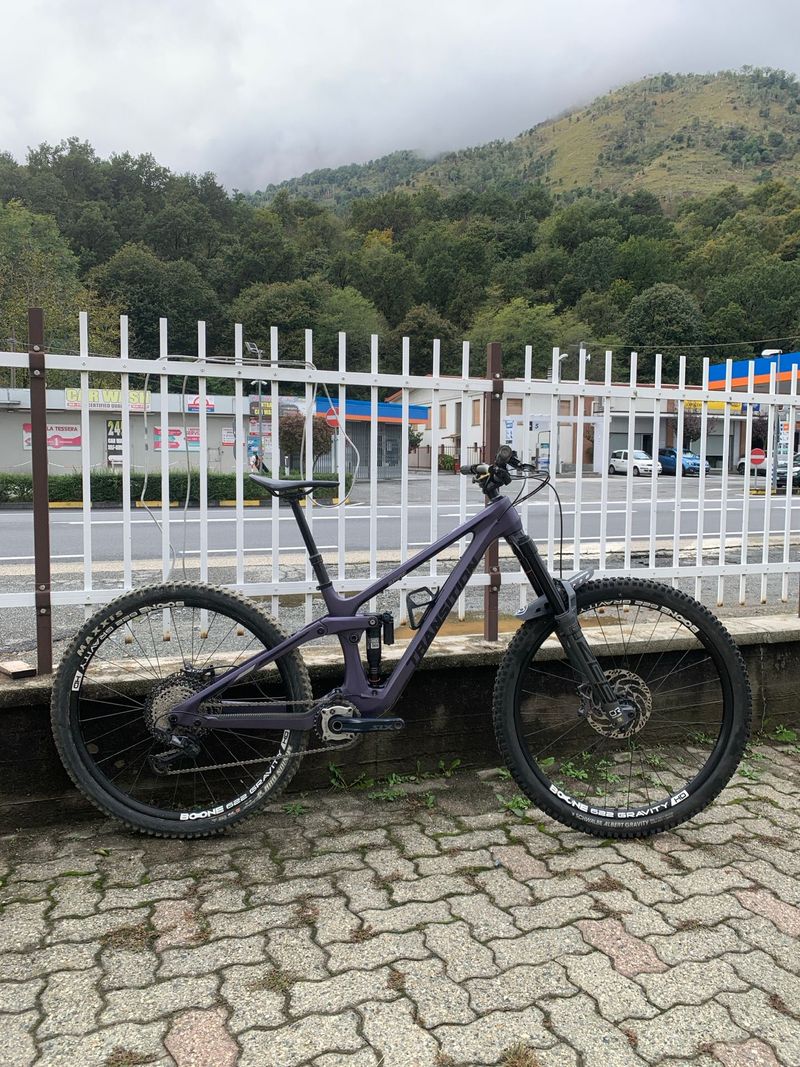 Used Transition Spire Shimano Deore XT 2022 Mountainbike, Purple — image 1 of 5