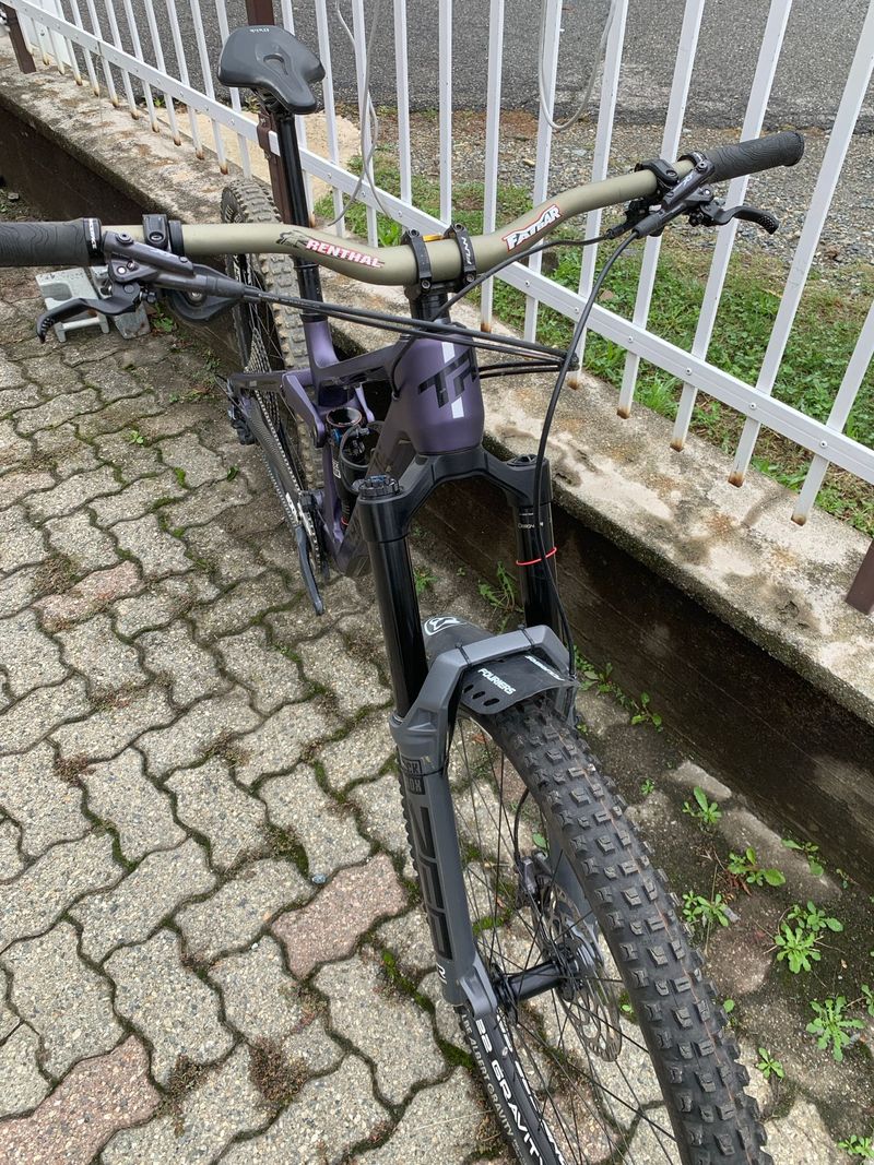 Used Transition Spire Shimano Deore XT 2022 Mountainbike, Purple — image 4 of 5