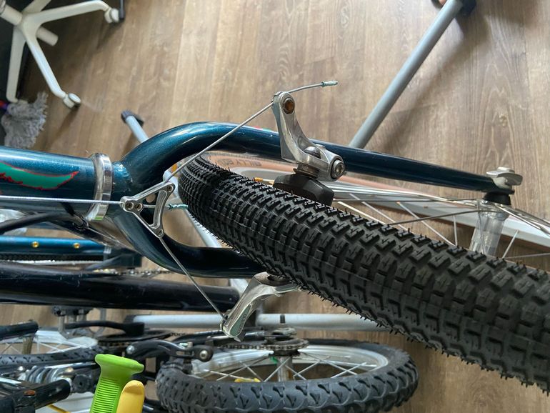 Used Specialized Rockhopper Shimano Deore 2000 Mountainbike, Green — image 5 of 5