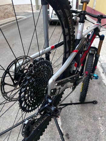Tweedehands Mondraker Superfoxy Carbon RR 2021 2021 Mountainbike — afbeelding 3 van 15