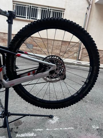 Gebrauchtes Mondraker Superfoxy Carbon RR 2021 2021 Mountainbike, Hellgrau, 29 — Bild 9 von 15