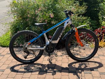 CUBE ACID 240 HYBRID Rookie PRO 2021 2021 Youth usato, Blu — immagine 2 di 13