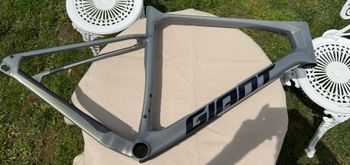 Używany Giant Revolt Advanced 0 2025 Frameset 2025 Road & Gravel