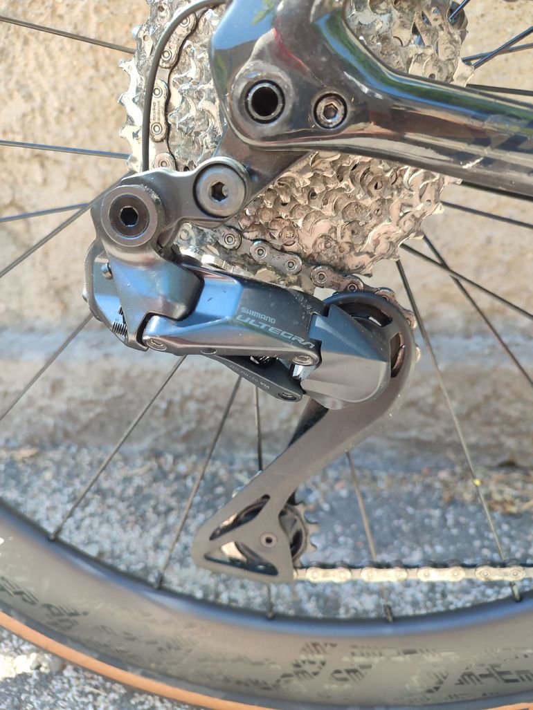 Used Specialized Tarmac SL7 Comp - Shimano 105 Di2 2025 2025 Road & Gravel, Black — image 3 of 10
