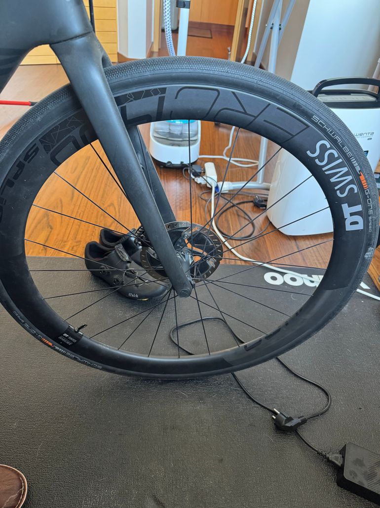 Używany Canyon CF SLX Disc 9.0 Di2 2020 2020 Road & Gravel — zdjęcie 10 z 13