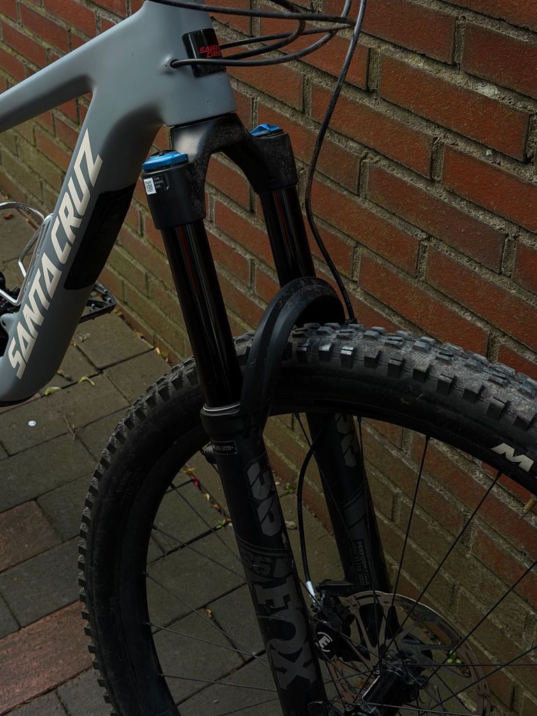 Gebrauchtes Santa Cruz Hightower X01 / Carbon CC / 29 2021 2021 Mountainbike, Hellgrau, 29 — Bild 7 von 10