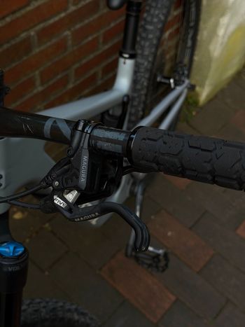 Gebrauchtes Santa Cruz Hightower X01 / Carbon CC / 29 2021 2021 Mountainbike, Hellgrau, 29 — Bild 4 von 10