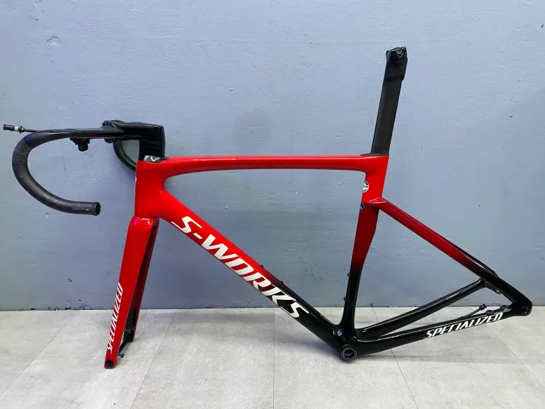Used Specialized S-Works Tarmac SL7 - Dura Ace Di2 2022 Frameset 2022 Road & Gravel, Red — image 2 of 8