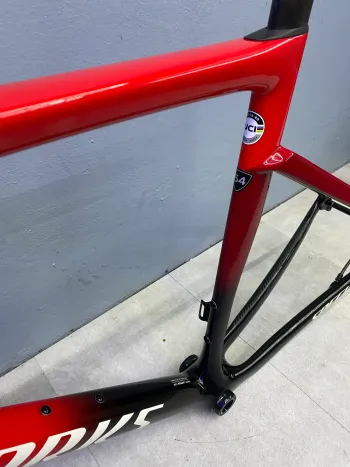 Used Specialized S-Works Tarmac SL7 - Dura Ace Di2 2022 Frameset 2022 Road & Gravel, Red — image 6 of 8