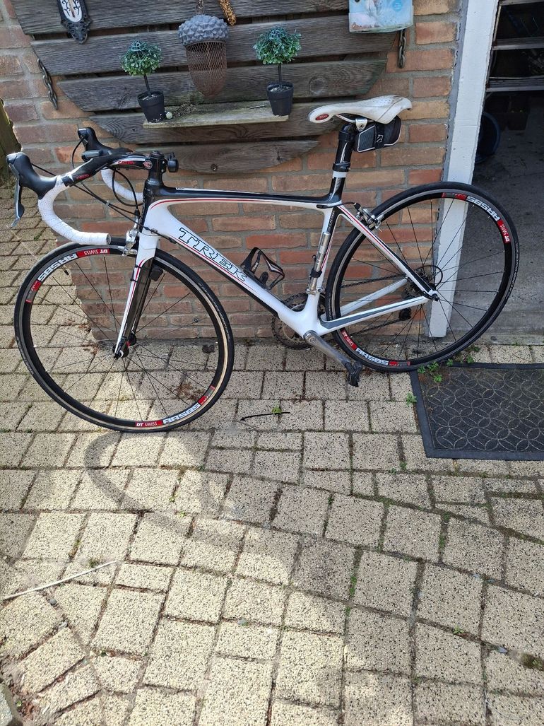 Used Trek Madone 6.9 SSL H1 Frameset 2012 Frameset 2012 Road & Gravel, White — image 1 of 10