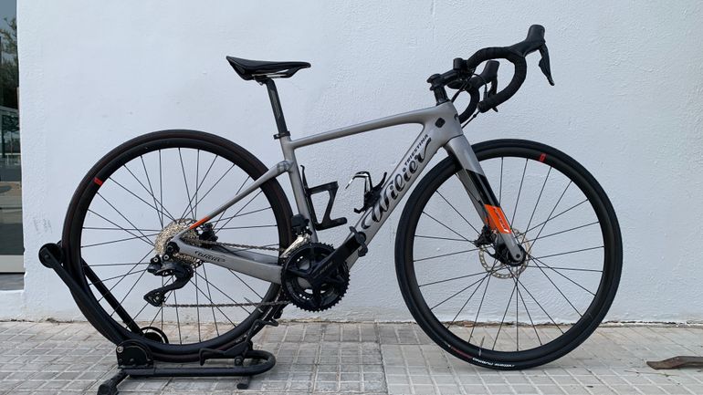 Used Wilier Cento1Hy 105 12 Sp Di2 - Size XS 2023 Road & Gravel, Light Gray — image 1 of 11