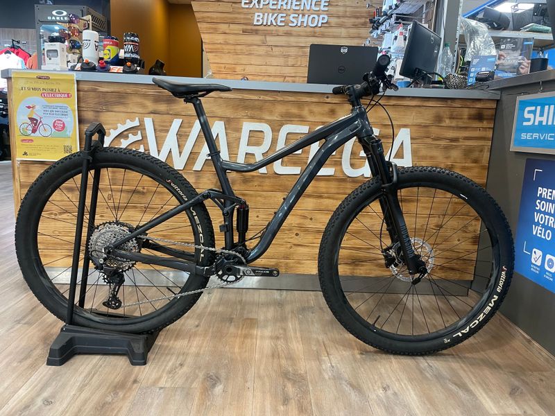 Used Giant Stance 2021 2021 Mountainbike, Black, 27.5 — image 1 of 5