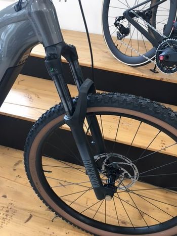 Tweedehands Trek Powerfly FS+ 4 800Wh Gen 4 2026 2026 Mountainbike — afbeelding 3 van 4