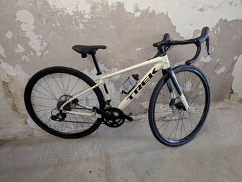 Used Trek Domane AL 4 Gen 4 2024 2024 Road & Gravel, White — image 3 of 5