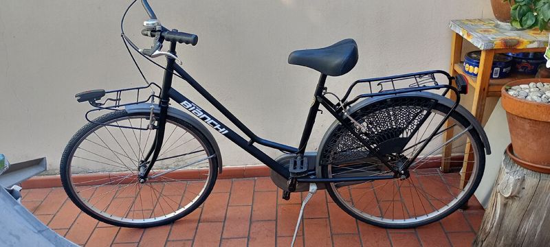 Used Bianchi Custom Urban, Black — image 1 of 9