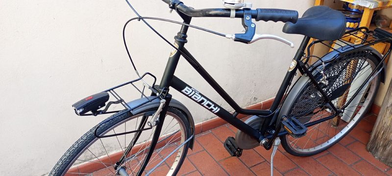 Used Bianchi Custom Urban, Black — image 2 of 9