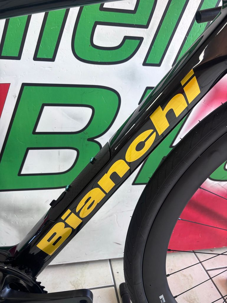 Käytetty Bianchi Infinito Pro 105 DI2 2026 2026 Road & Gravel — kuva 4 / 17
