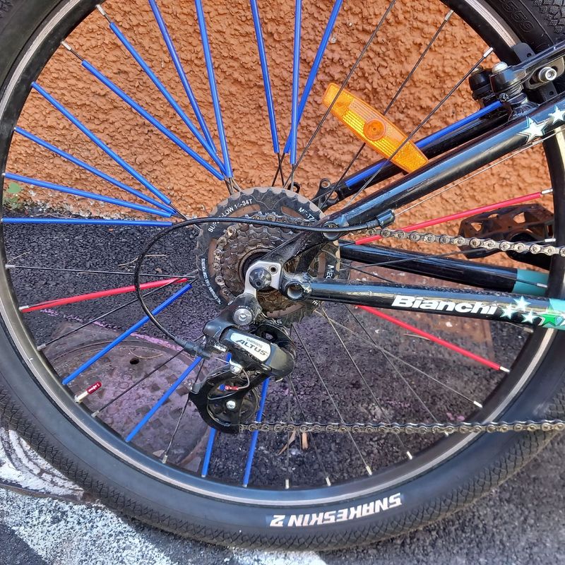 Used Bianchi Custom Shimano Altus 2000 Mountainbike, Black — image 3 of 6