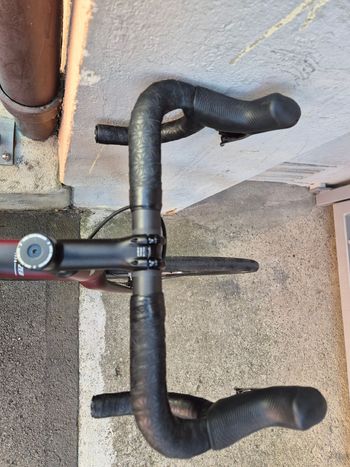 Used Specialized Aethos Pro - SRAM Force eTap AXS 2022 2022 Road & Gravel, Red — image 4 of 7
