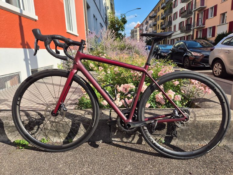 Used Specialized Aethos Pro - SRAM Force eTap AXS 2022 2022 Road & Gravel, Red — image 7 of 7