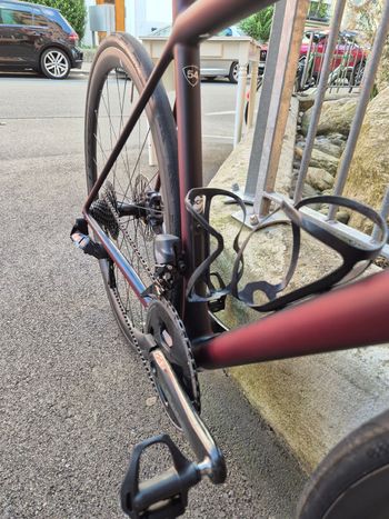 Used Specialized Aethos Pro - SRAM Force eTap AXS 2022 2022 Road & Gravel, Red — image 5 of 7