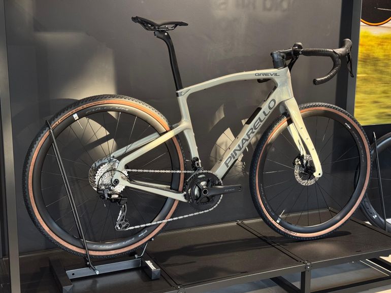 Used Pinarello GREVIL F1 SHIMANO GRX 610 2026 2026 Road & Gravel, Light Gray — image 2 of 8