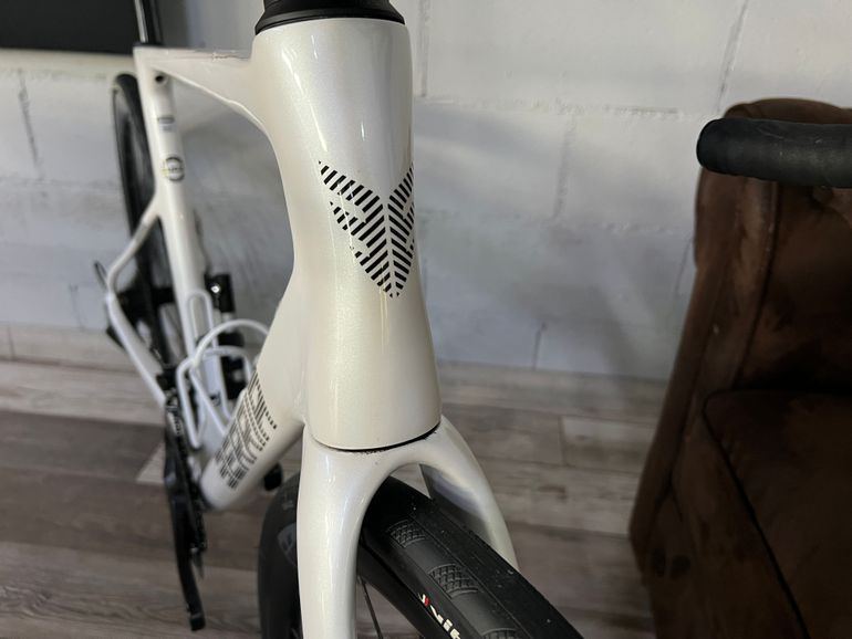 Used Berria BELADOR ELITE 105 2025 2025 Road & Gravel, White — image 9 of 21