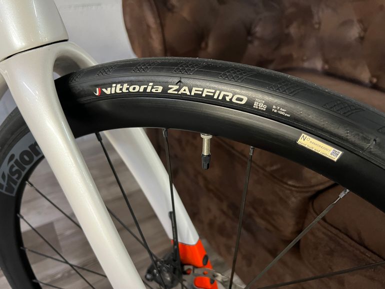 Used Berria BELADOR ELITE 105 2025 2025 Road & Gravel, White — image 11 of 21