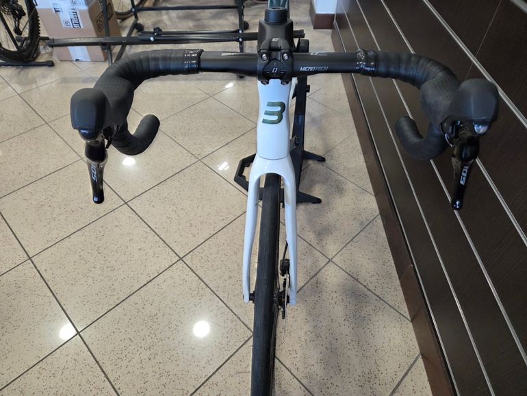 Used Basso SHIMANO 105 12 V MECCANICO 2025 Road & Gravel, White — image 8 of 12