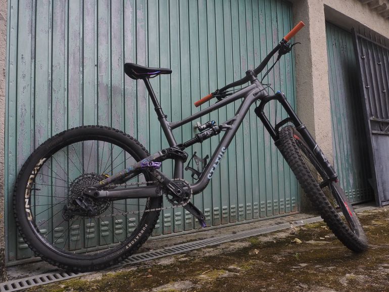 Used Specialized Status 160 2022 2022 Mountainbike, Light Gray, 29 — image 2 of 4