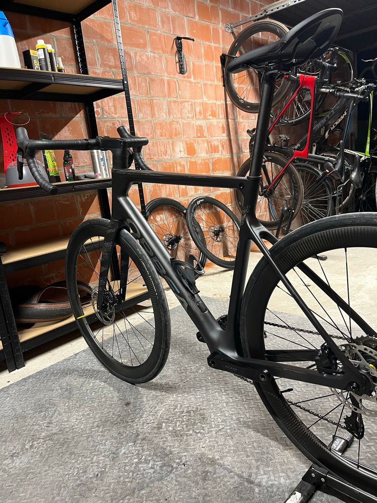Used Orbea ORCA M30iLTD PWR 2023 2023 Road & Gravel, Black — image 8 of 9
