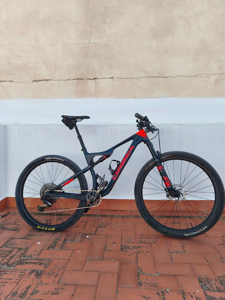 Gebrauchtes Orbea OIZ M20 TR 2020 2020 Mountainbike, Blau, 29 — Bild 1 von 9