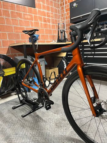 Käytetty Giant TCR Advanced Disc 1+ Pro Compact 2022 2022 Road & Gravel — kuva 2 / 10
