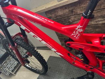 Used Trek Session 9.9 DH 27.5 Race Shop Limited 2018 2018 Mountainbike, Red, 27.5 — image 4 of 11