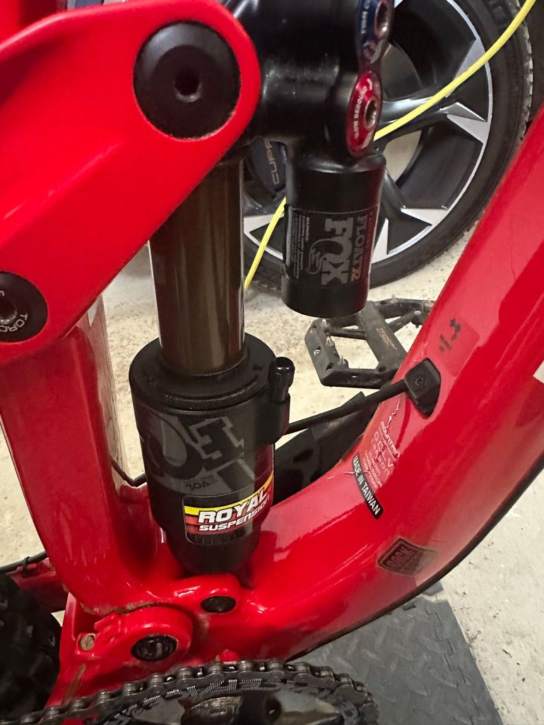 Used Trek Session 9.9 DH 27.5 Race Shop Limited 2018 2018 Mountainbike, Red, 27.5 — image 3 of 11