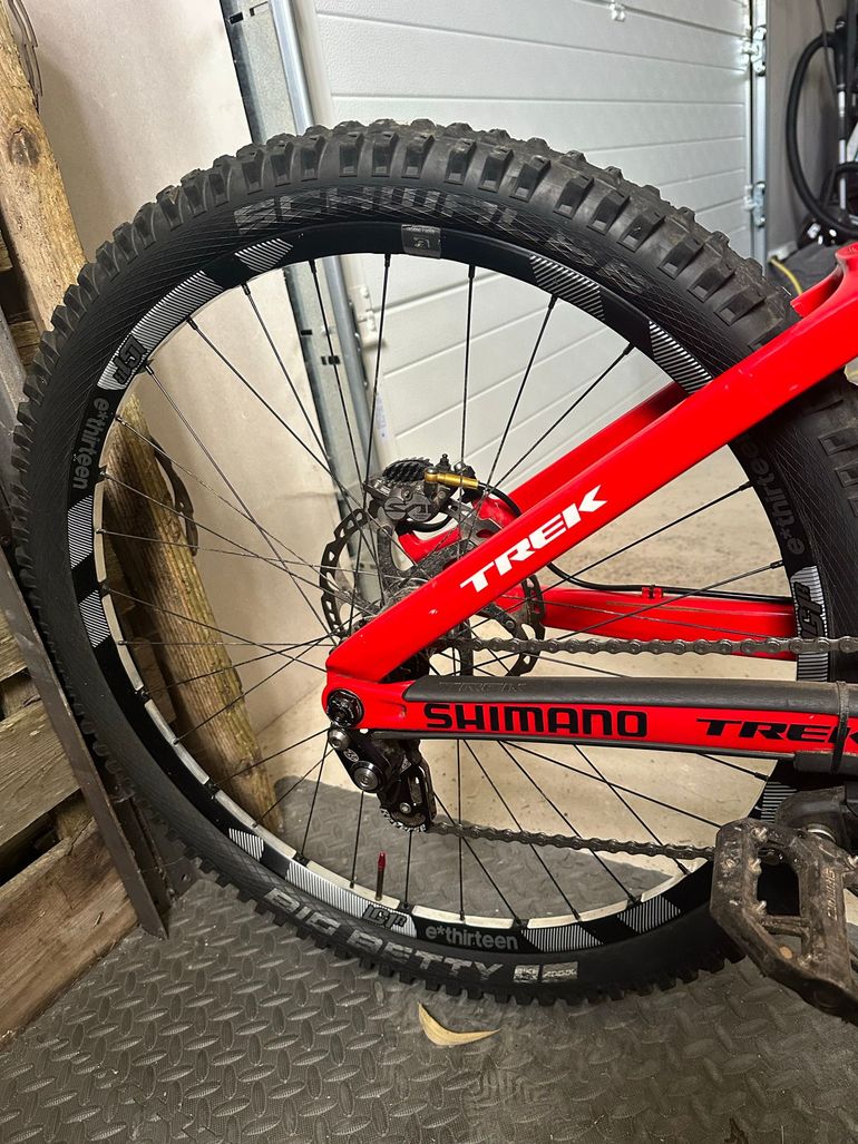Used Trek Session 9.9 DH 27.5 Race Shop Limited 2018 2018 Mountainbike, Red, 27.5 — image 10 of 11