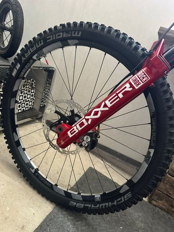 Used Trek Session 9.9 DH 27.5 Race Shop Limited 2018 2018 Mountainbike, Red, 27.5 — image 5 of 11
