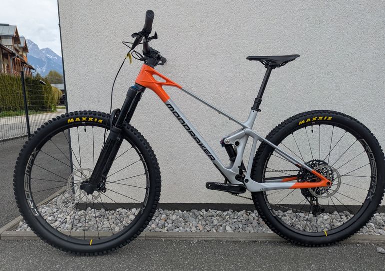 Używany Mondraker RAZE CARBON R 2023 2023 Mountainbike — zdjęcie 2 z 15