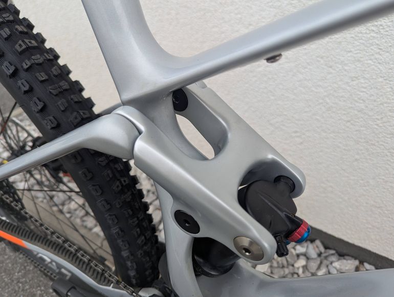 Używany Mondraker RAZE CARBON R 2023 2023 Mountainbike — zdjęcie 3 z 15