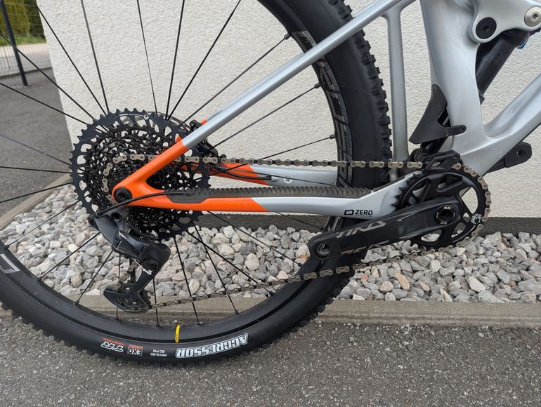 Używany Mondraker RAZE CARBON R 2023 2023 Mountainbike — zdjęcie 14 z 15