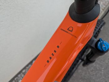 Używany Mondraker RAZE CARBON R 2023 2023 Mountainbike — zdjęcie 4 z 15