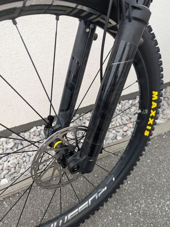 Używany Mondraker RAZE CARBON R 2023 2023 Mountainbike — zdjęcie 10 z 15