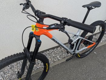 Używany Mondraker RAZE CARBON R 2023 2023 Mountainbike — zdjęcie 9 z 15
